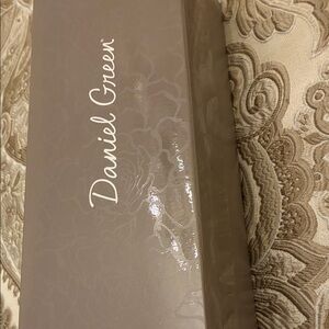 Daniel Green Black Comfy Slippers Sz 7.5W